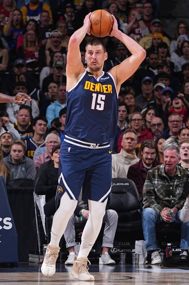 亚博中国官网-表现优异引发热议！，穆雷在G2比赛中险胜上演精彩一战的简单介绍-亚博中国官网