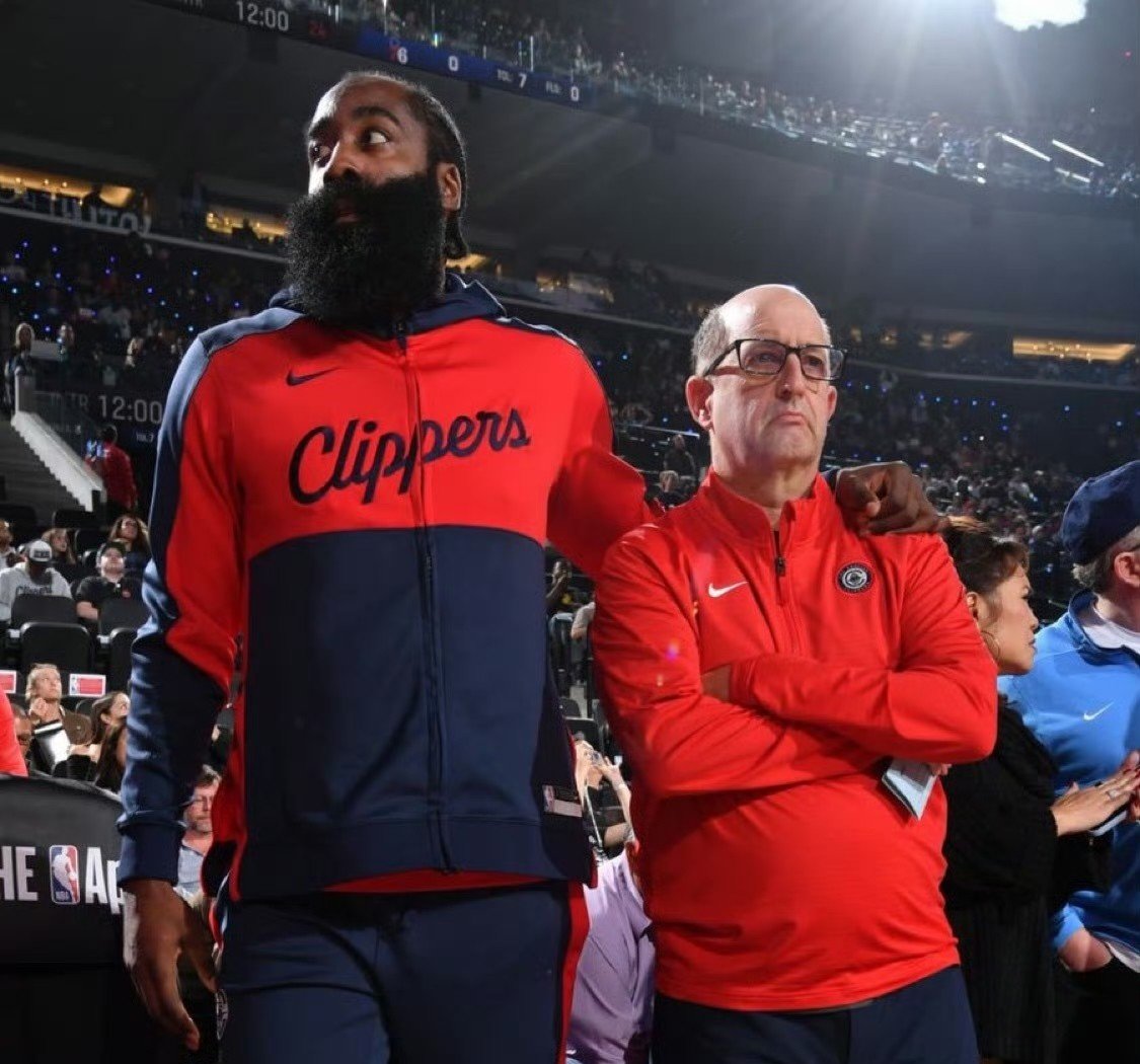 Yabo Sports-包含哈登与60激战中国队分钟，战术调整胜负难料！，巴特勒焦点对战比赛高潮迭起的词条-Yabo Sports